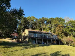 Lakefront - 7 beds - 4 baths - Hot Tub! - Image 2