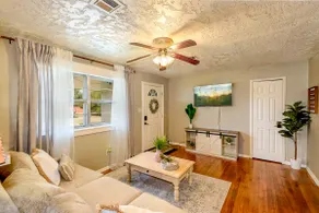 Charming & Bright Home in Lawton minutes to FtSill - Image 2