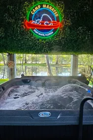 Camp Manatee - Riverfront+Hot Tub+Kayaks+Boat - Image 4