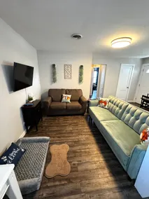 The Hive - Fenced Yard, Pet Friendly w/Game Cabin - Image 3