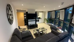 Watford Town Centre Apartment - Image 2