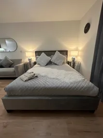 Luxury studio Colindale - Image 2