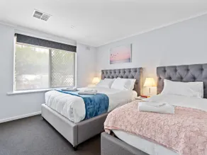 Hectorville Luxe Haven Suite - Image 3