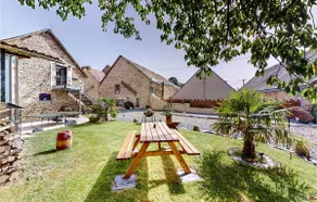 1 Bedroom Cozy Apartment In Neuilly Le Vendin - Image 2