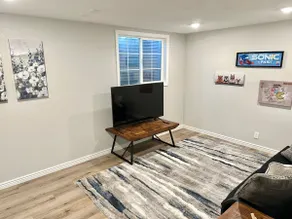 Carrie’s Cozy Condo - sleeps 10 - Image 5