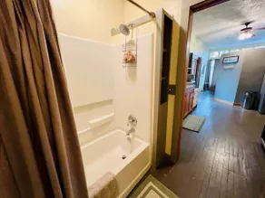 Urban Apartment - The Annex - Image 5