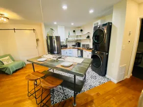 Sage Door Oasis•Walk to Uptown•Private Spa - Image 5