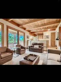 Luxurious mountain getaway w/pool & hot tub - Image 4