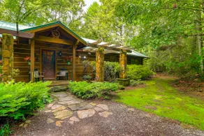 'drifting Feather' Mountain Cabin: Waterfront Deck - Image 4
