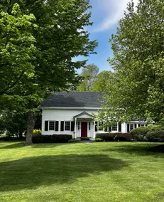 Private retreat on 12 acres w hot tub and bbq - Image 4