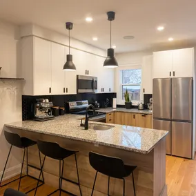 Beautiful modern 2Bdr sunny home with French decor - Image 5