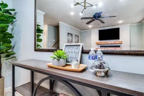 LalaLand -2 masters, King Bed, Comfort & Location! - Image 3