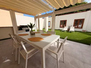 House with a large terrace and views - Image 5