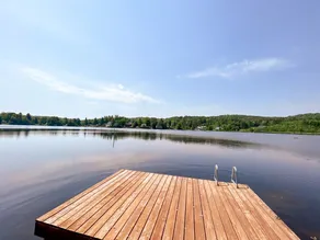 Chalet Lac Lemery: Stunning 3 Bedroom Lakehouse - Image 3