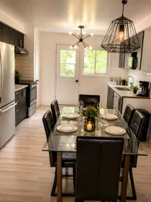 Modern & large AirBNB in Laval - Image 2