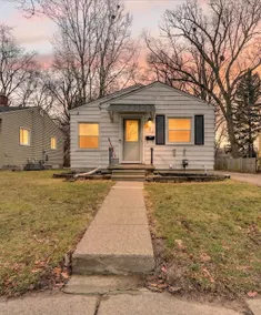 Southern Comfort Cottage + Large Deck | Near MSU - Image 5