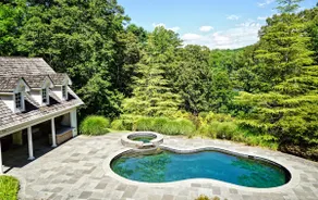Private Guesthouse with Pool and Hot Tub Retreat - Image 3