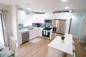 Renovated 3BR Family-Friendly Home by Dwtn & Beach - Image 2