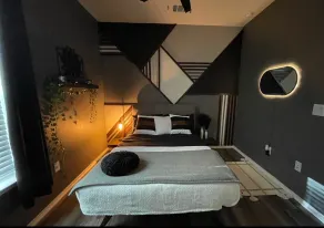 Home in Southeast Austin | Near Airport•COTA•Tesla - Image 2