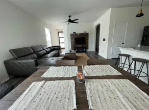 Home in Southeast Austin | Near Airport•COTA•Tesla - Image 5