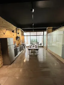 IY Loft 4 - Open Plan Garage Style - Up to 4 people - Image 2