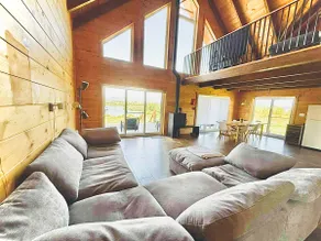 Chalet en bois rond - Spa - Foyer - Lac - Image 3