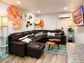 Family Friendly: Walkable, 2 KingSuites, GameRoom - Image 4