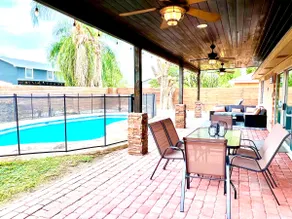 Tall Palms Oasis - Image 4