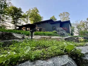 DAX House | Luxury Retreat with Spa - Image 2