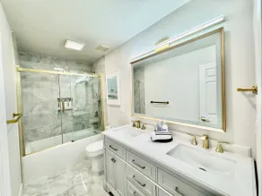 Stunning condo steps from Ocean Beach - Image 5
