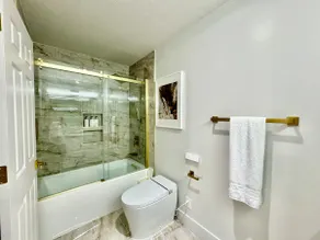 Stunning condo steps from Ocean Beach - Image 3