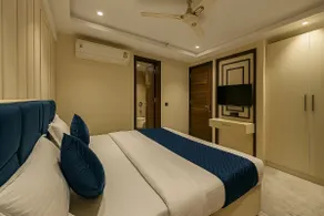HillScape : 1 BHK Luxury Apt - Image 2