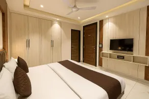 2BHK luxury escape Rishikesh/ Free parking/ WiFi - Image 5