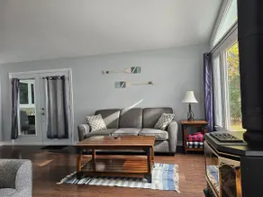 Golden Lakefront Retreat - Image 2