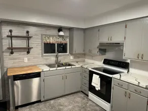 #2 Miller Suites -Cozy Downtown - Image 5