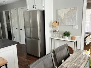 Sharp Cape Cod 4 beds, 2 Bath w/finished basement - Image 4