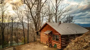 Whiskey Run Cabin: Hot tub, Mt Views, Firepit - Image 3