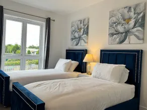 Home Away From Home | FREE Parking | EV Charger - Image 2