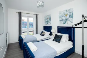 Home Away From Home | FREE Parking | EV Charger - Image 4