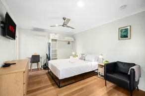Clean Sunnybank Studio | AC | Near Shops | 4144D0 - Image 2
