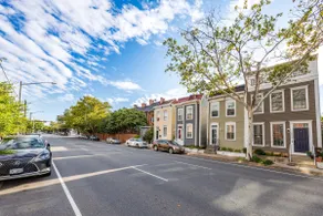 Spacious Hidden Gem “4TVs” Free ParkingMins To DC - Image 3