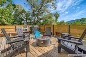 Stylish Farmhouse - Close to Ski, Golf + Hot Tub - Image 4