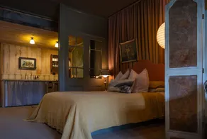 Quarters 3, Vintage Filled Room & Sauna - Image 5