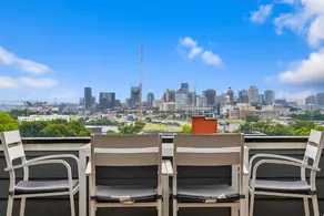 Hollywood Hill’s Oasis: Heated Pool & Hot Tub! - Image 2
