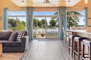 Multi-generational|LARGE Lakefront|GAMEROOM - Image 3