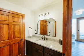 Blacktail Mountain Suites | Remote Work Ready - Image 4