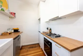 Charming Art Deco Unit in East Melbourne - Image 2