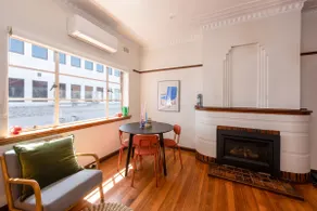 Charming Art Deco Unit in East Melbourne - Image 4