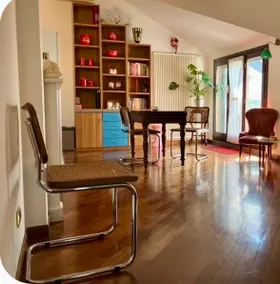 Romantic Liberty-style attic - Image 4