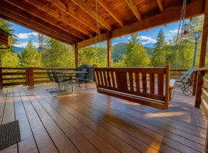Cozy Mountain Log Cabin Retreat & Hot Tub - Image 3